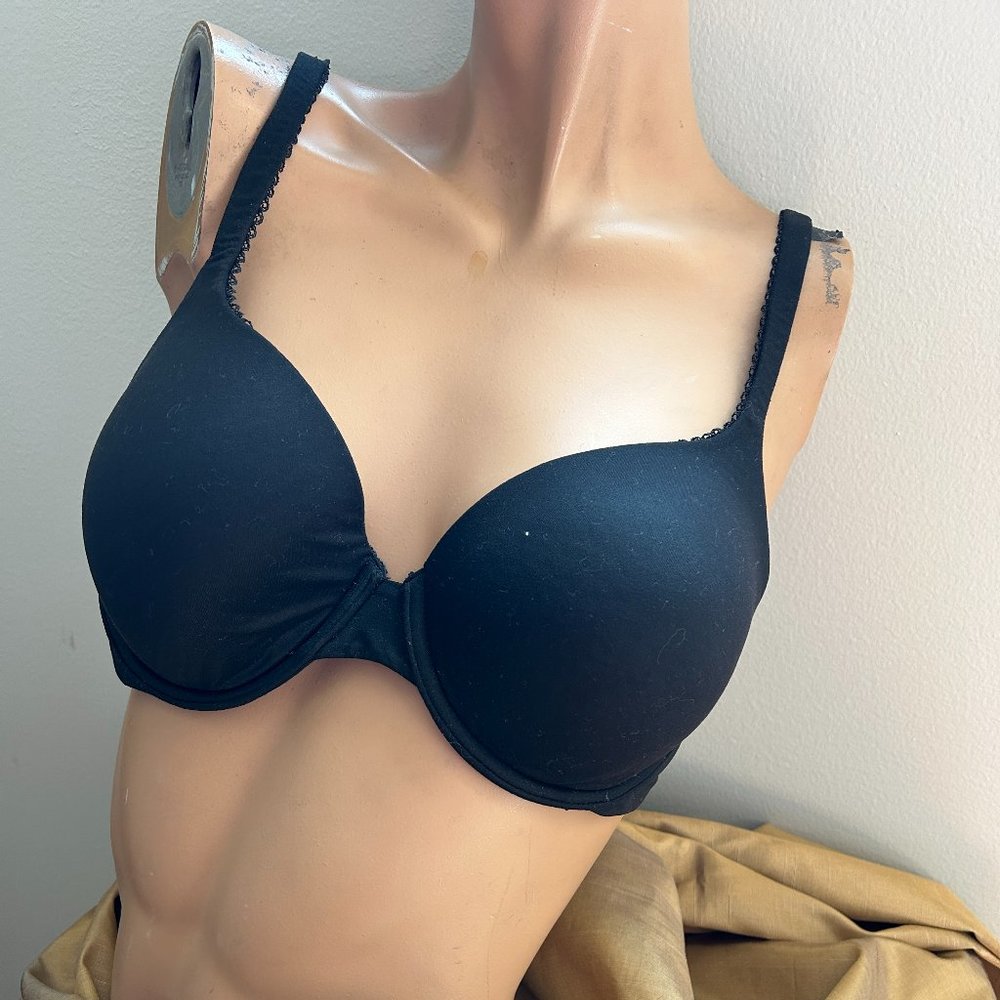 Victoria’s Secret Body by Victoria Lined Perfect Coverage Bra – Black | 36C